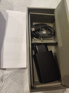 Продам телефон Asus ZenFone 8 (9 фото из 10)