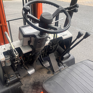 Toyota FGL15 Gaasitõstuk (8 foto / 8)