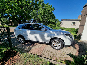 Mitsubishi Outlander (10 фото из 11)
