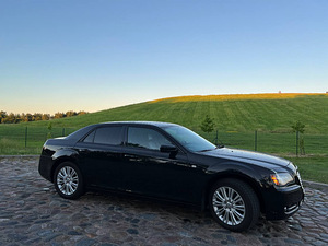 Chrysler 300s AWD (4 foto / 12)