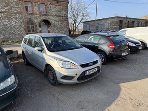Ford Focus 2010 1.6 (2 foto / 3)