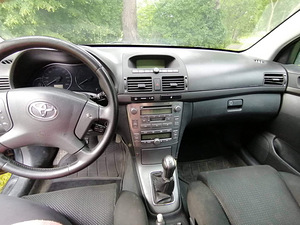 Avensis (2 foto / 6)