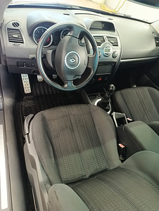 Renault Megan (3 foto / 4)
