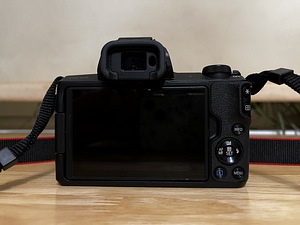 Canon EOS M50 + EF-M 15-45mm (3 foto / 10)