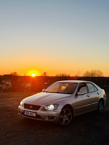 Lexus is200 2005 +ГБО (1 фото из 4)