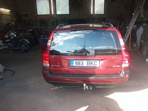 Volvo v70 (2 фото из 15)