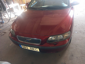 Volvo v70 (11 фото из 15)