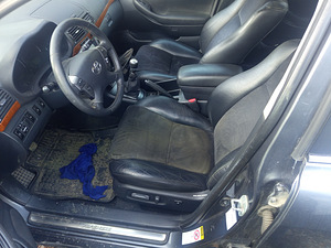 Toyota avensis (4 foto / 5)