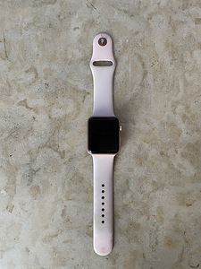 Apple Watch Series 3 из розового золота 42 мм (1 фото из 1)