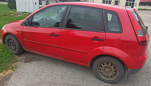 Ford Fiesta 2001, 1.3 (2 foto / 8)