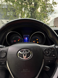 Toyota Auris 2017 rendile andmine (6 foto / 6)