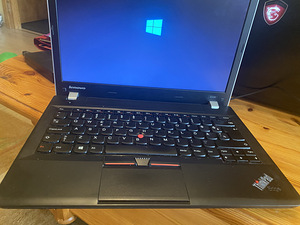 Lenovo Tphinkpad e330 (1 foto / 3)