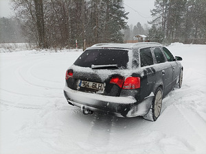 Audi A4 Avant 2.0TDI (3 foto / 6)