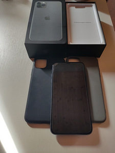 iPhone 11 Pro Max 64 Gb (2 foto / 2)