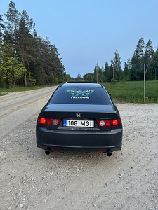 Honda Accord (5 foto / 8)