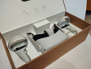 Oculus Quest 2 (3 фото из 4)