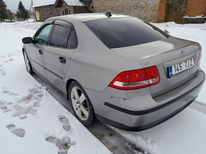 Saab 9-3 (4 foto / 7)