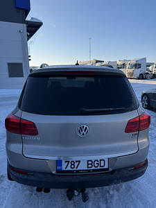 Volkswagen Tiguan (4 foto / 10)
