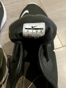 Кроссовки Nike (5 фото из 5)