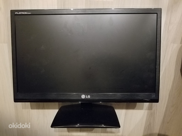 LG Flatron E2241 FHD Monitor