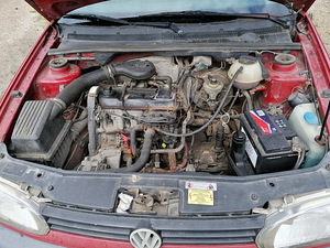 Volkswagen Golf 1.8 66kW (4 foto / 7)
