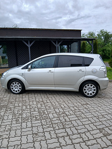 Продам Toyota corolla verso (4 фото из 10)