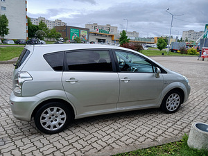 Продам Toyota corolla verso (5 фото из 10)