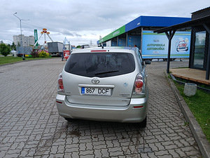 Продам Toyota corolla verso (6 фото из 10)