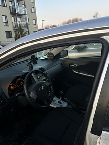 Toyota Corolla (10 фото из 12)