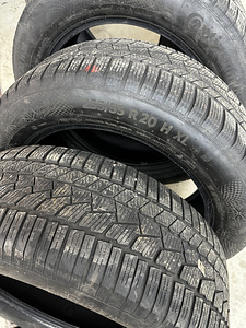 Continental Winter Contact 255/55 R20 M+S (2 foto / 4)