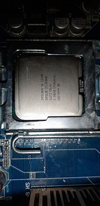 Emaplaat Gigabyte Protsessoriga ja Videokaardiga (1 foto / 2)