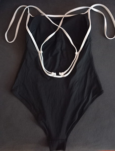 Naiste ujumistrikoo H&M-ist (2 foto / 3)