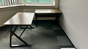 TYLER kirjutuslauad 2 tk + ühendusplaat (9 foto / 10)
