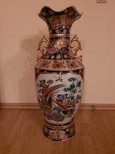 Красивая напольная ваза на китайскую тематику