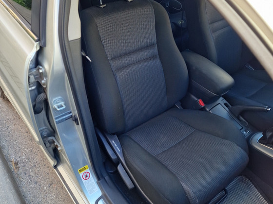 Toyota Avensis T250 istmed.