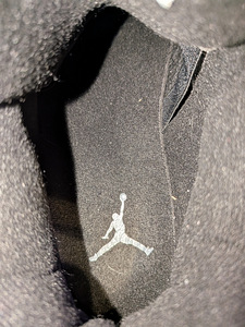Uued Jordan 4 Black Cat (9 foto / 9)